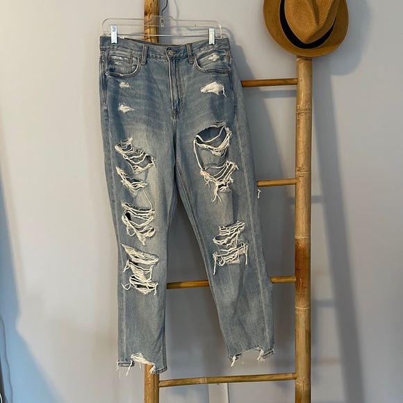 American Eagle Mom Jeans, ripped - Picture 2 of 7